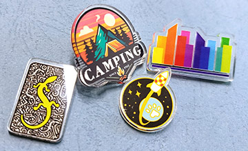 Pedir pines de acrílico