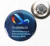 Ejemplo de pin impreso en offset