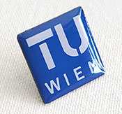 Ejemplo de pin serigrafiado