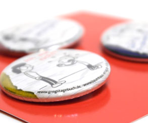 Tarjeta con 3 Chapas de 44mm, Gregs Tagebuch